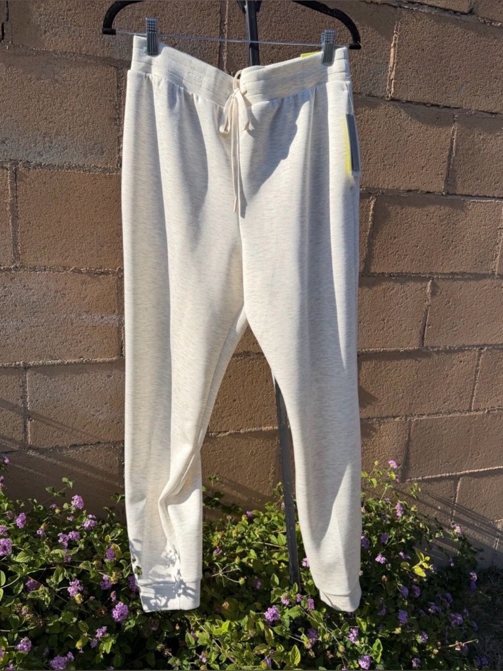 All In Motion Airy Sleek Jogger pants in a heathered cream color and size 2X NWT